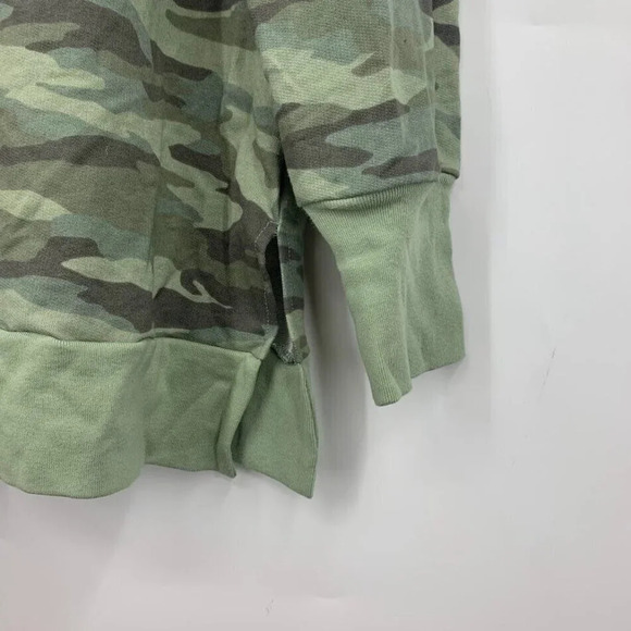 Caslon Women's Crew Neck Long Sleeve Sweatshirt in Green Spring Camo Size M NWT - Picture 4 of 9